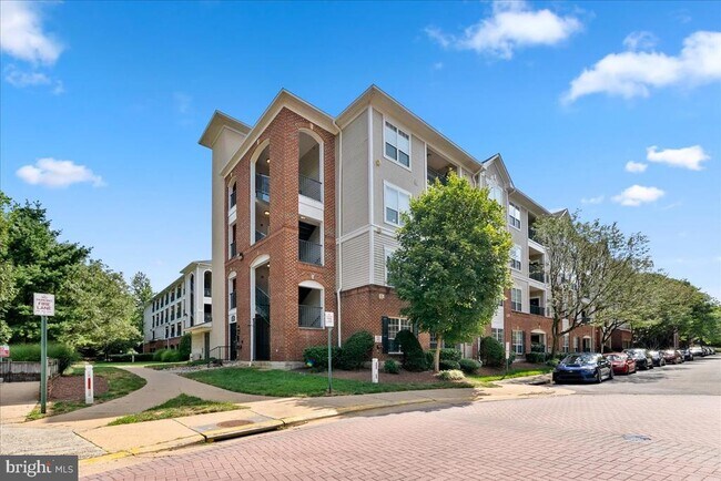 Primary Photo - 4860 Eisenhower Ave