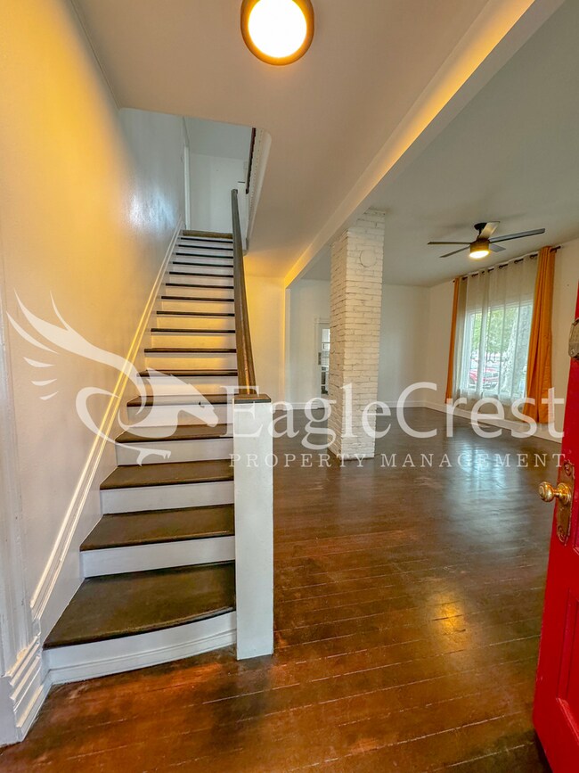 Building Photo - Downtown Walla Walla 4 Bedroom Farmhouse with Modern Comforts $200.00 OFF 2nd MONTHS RENT!!!