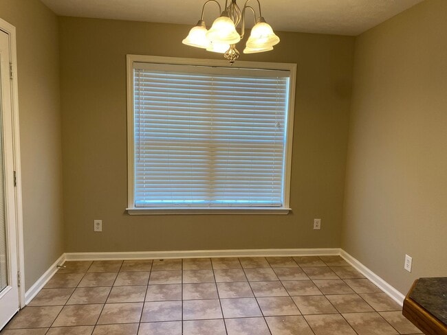 Building Photo - 2404 Lancashire Ln