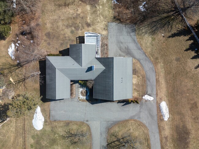 Building Photo - 363 Blackstrap Rd