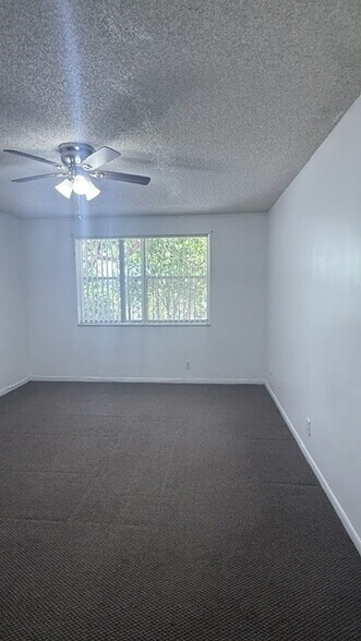 Building Photo - 8741 Wiles Rd