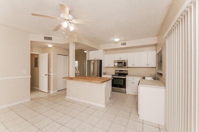 Building Photo - 3451 NW 112th Way