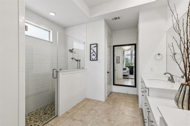 Building Photo - 13624 Walsh Ave