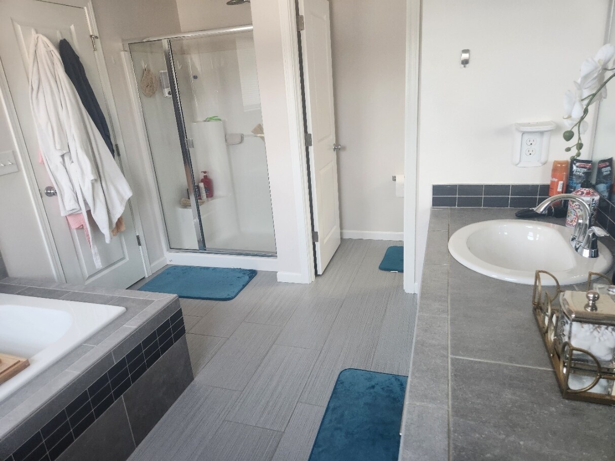 Building Photo - 4425 30th Dr SE