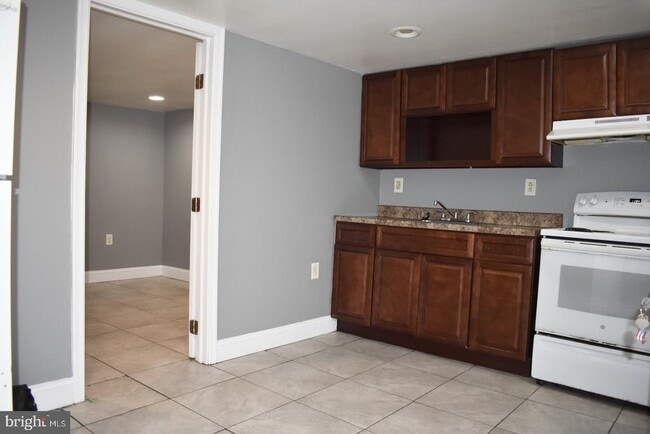 Building Photo - 7235 Haverford Ave