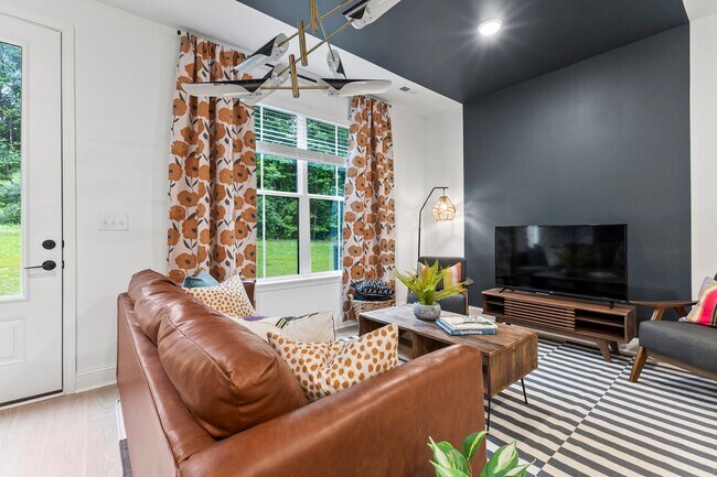 Building Photo - ONE-MONTH FREE RENT Move-Incentitive!!! 3b...