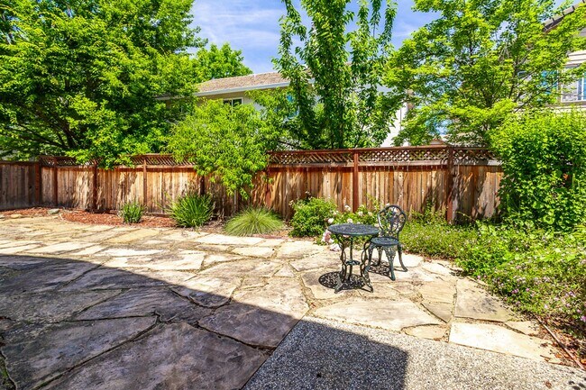 Building Photo - Stunning 2 Story, 3-Bed Home in Folsom’s Desirable Gated Community!