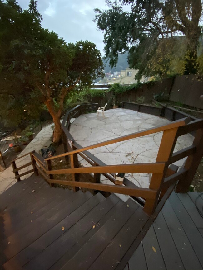 Building Photo - 266 Humboldt Rd