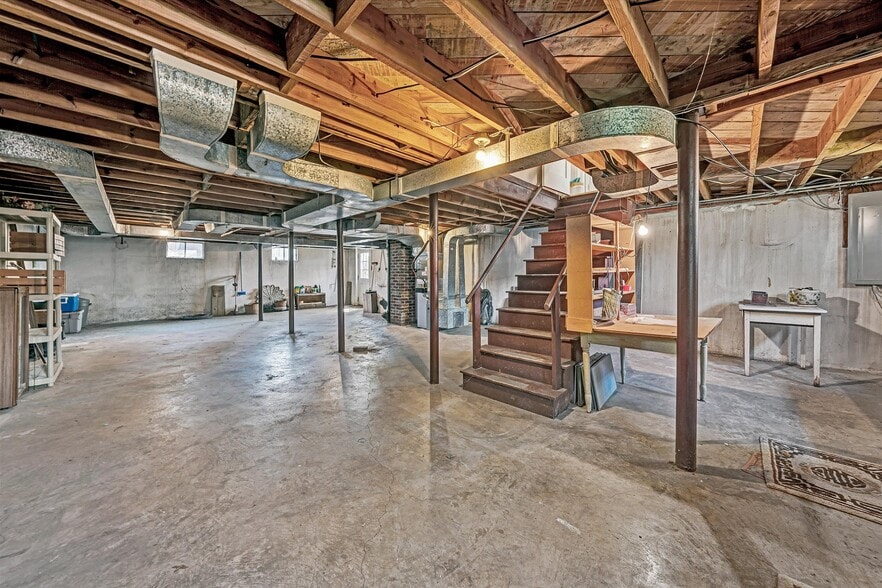 Building Photo - 2779 Derwent Dr SW