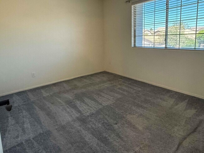 Building Photo - 3103 W Zachary Dr