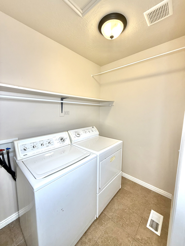 Building Photo - 2527 Olivia St