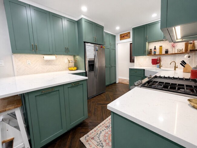Building Photo - Luxury Terrell Hills Lease with 2025 Remodel, New Salt-Chlorinated Pool & Outdoor Living!  Beauti...