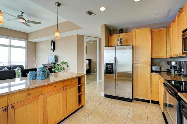 Building Photo - 500 Seawall Blvd