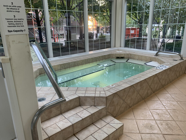 4 Season Hot tub - 500 E Grant St