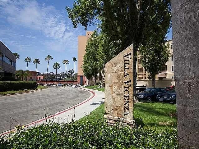 Building Photo - 3550 Lebon Dr