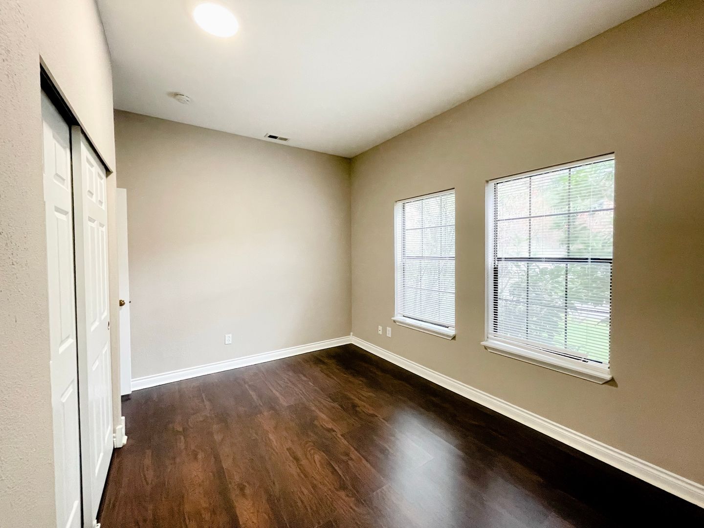 Building Photo - Cherokee Bay Rambler