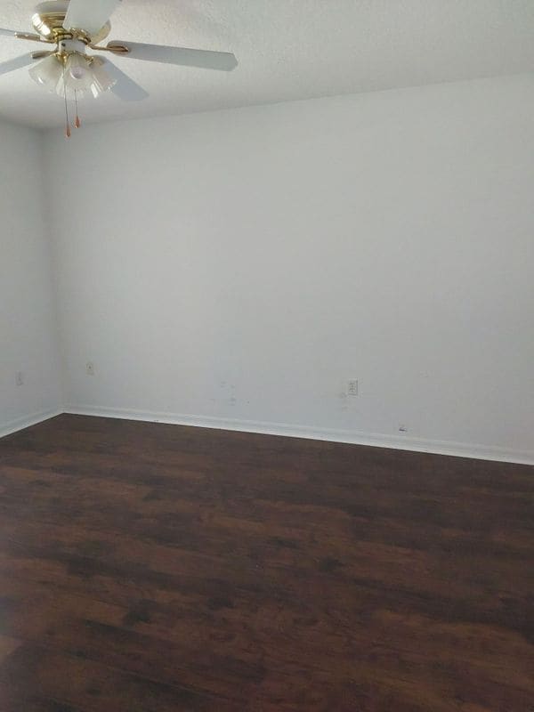 Building Photo - 9 Rainbow Ln