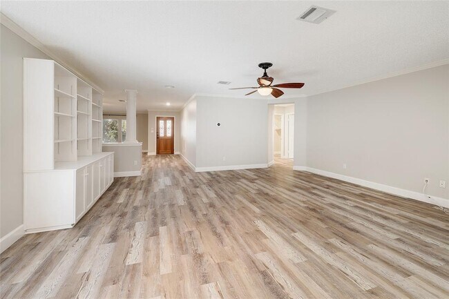 Building Photo - 10905 Claywood Dr