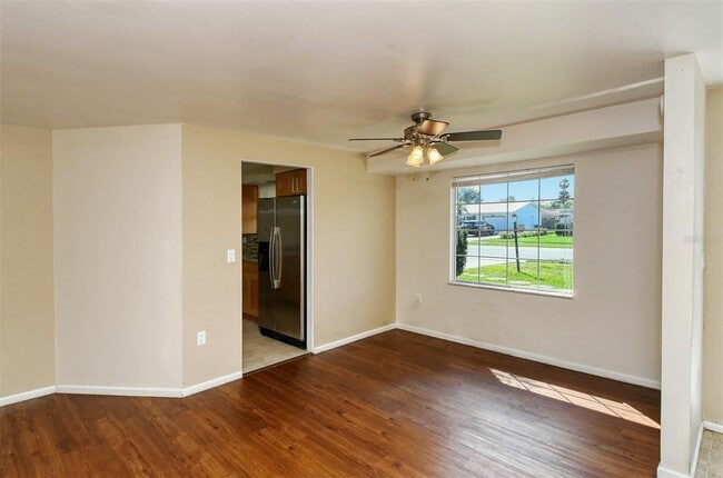Building Photo - 3137 Lockwood Terrace