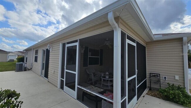 Building Photo - 2552 Red Cedar Ln