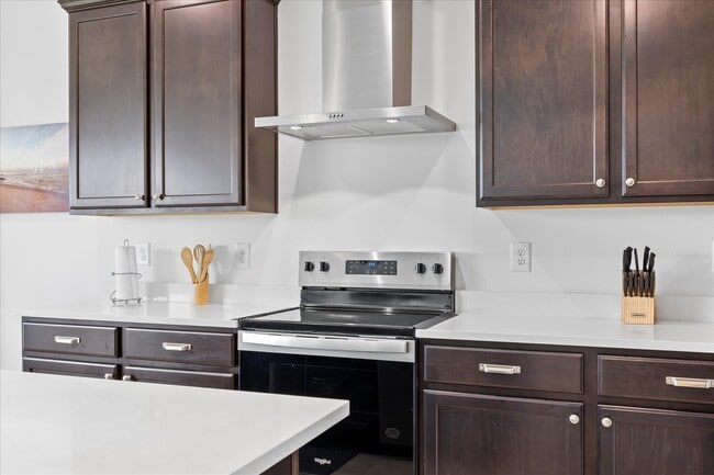 Building Photo - 12195 Stirrup Dr