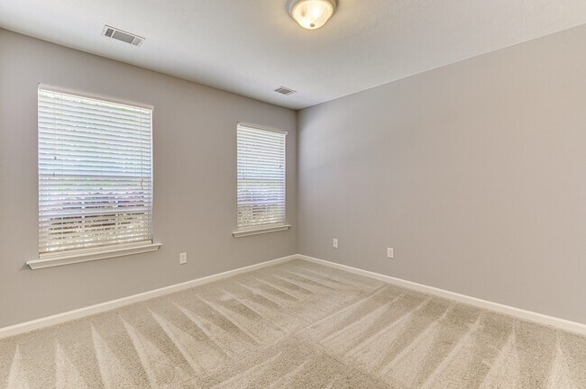 Building Photo - 1231 Pinnacle Dr