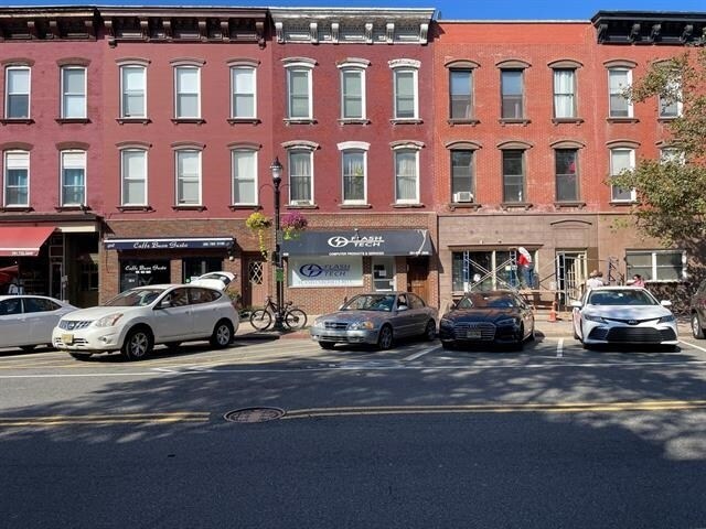 Building Photo - 920 Washington St