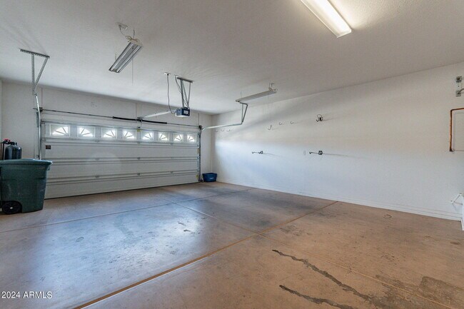 Building Photo - 2623 E San Mateo Dr