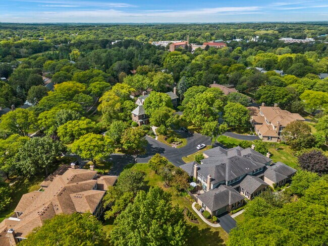 Building Photo - 1092 Wexford Ct