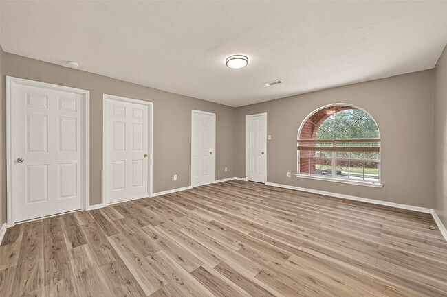 Building Photo - 17938 Chisholm Trail