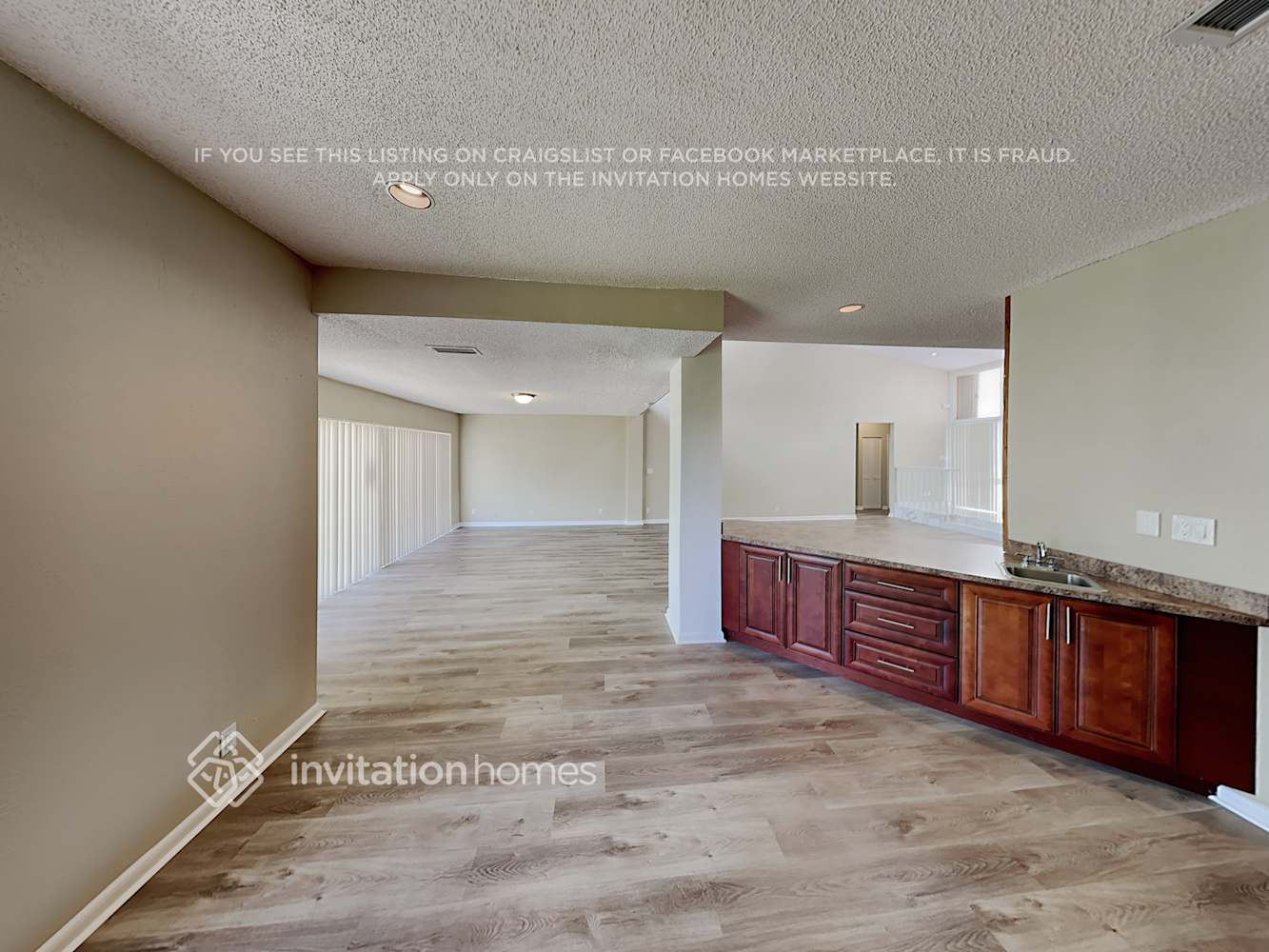 Building Photo - 8041 Buttonwood Cir