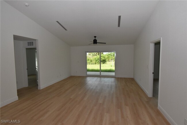 Building Photo - 208 Sunset Rd