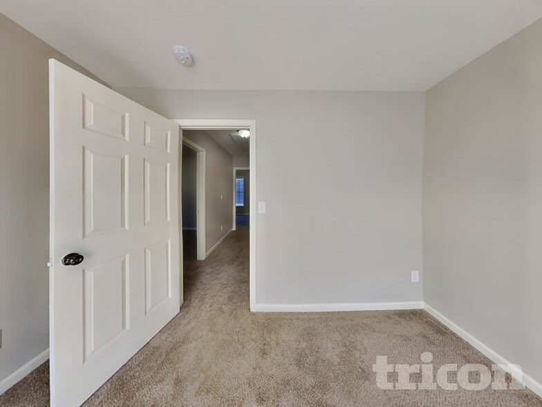 Building Photo - 303 Collingwood Ln