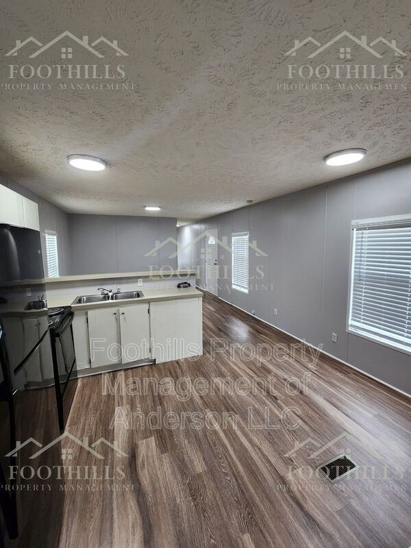 Building Photo - 100 P-9-121