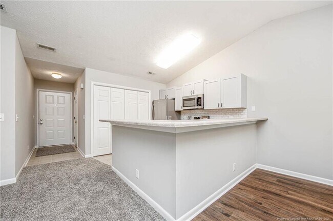 Building Photo - 6760 Willowbrook Dr