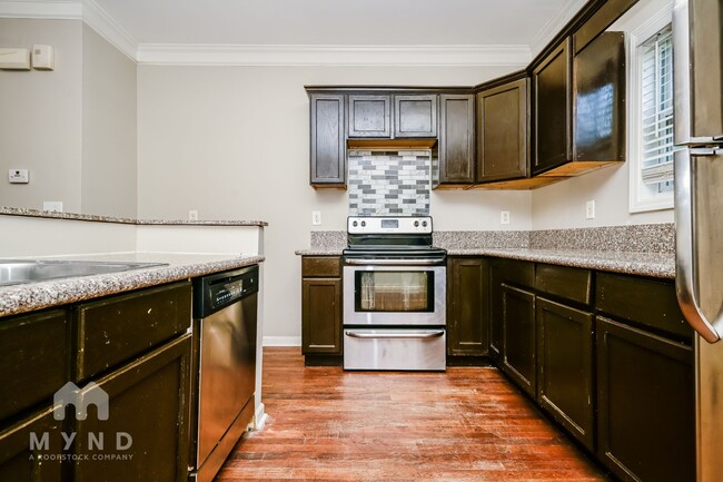 Building Photo - 1575 Laurel Park Pl