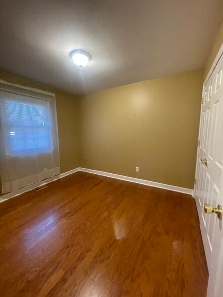 Building Photo - 1832 Epworth Ln