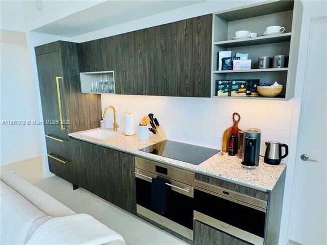 Building Photo - 159 NE 6th St