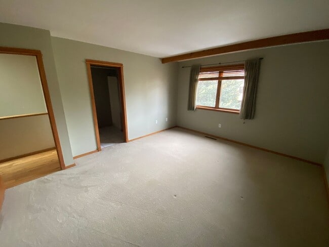 Building Photo - 1712 W Olive St