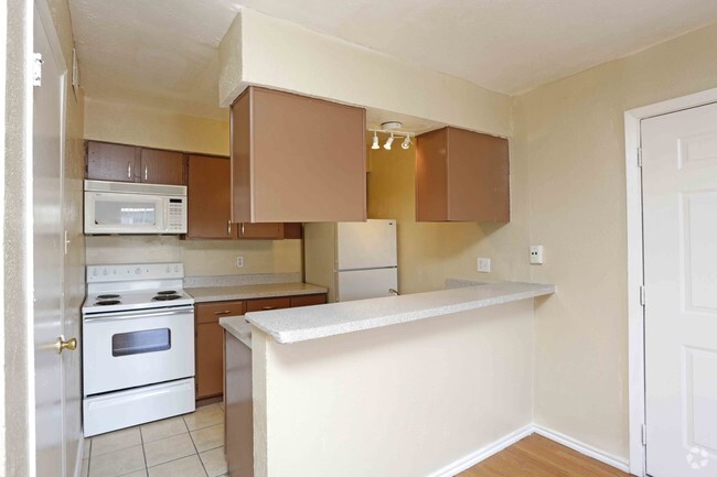 1BR,1BA - 540SF - KITCHEN - Ascent at Midtown