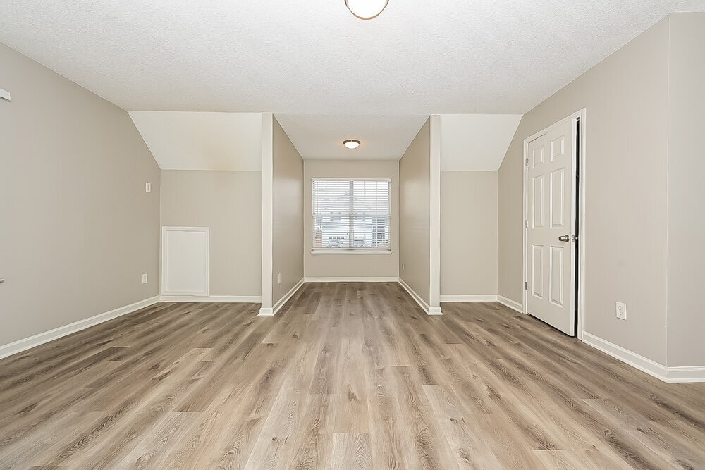 Building Photo - 5622 Glen Ridge Bend