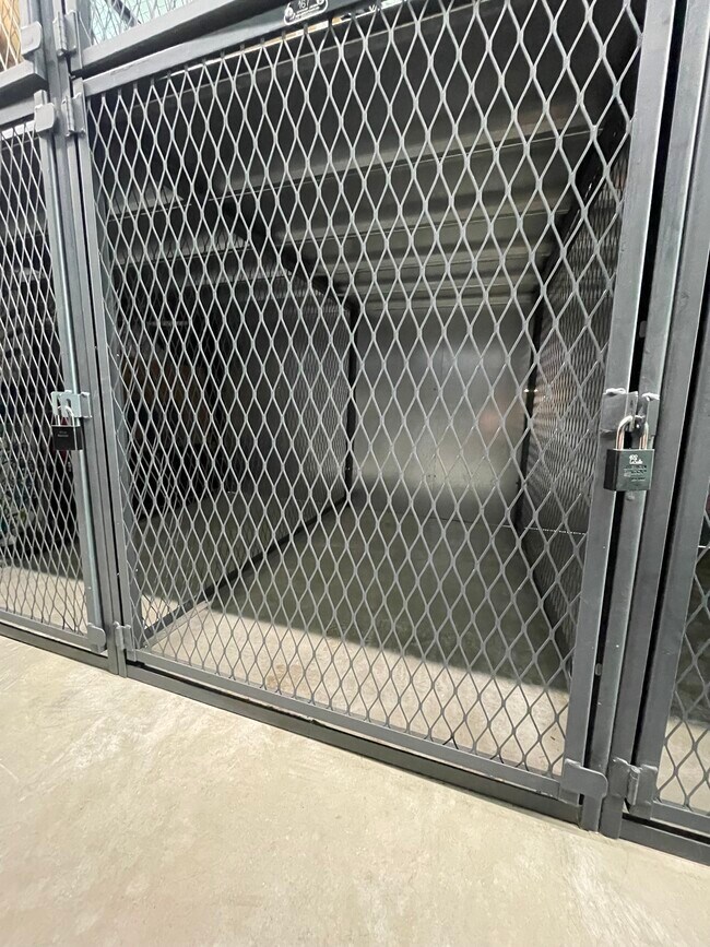 Climate controlled storage unit - 400 N La Salle Dr