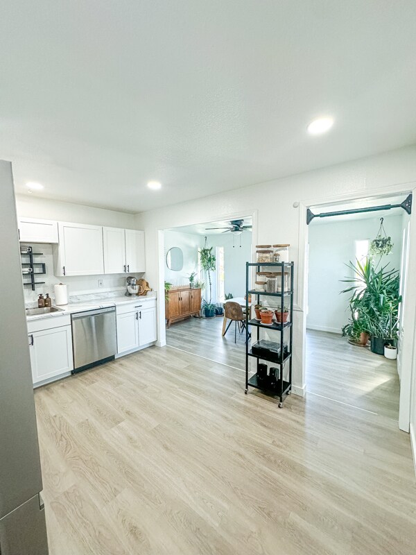 Building Photo - 4450 E Alta Vista Rd