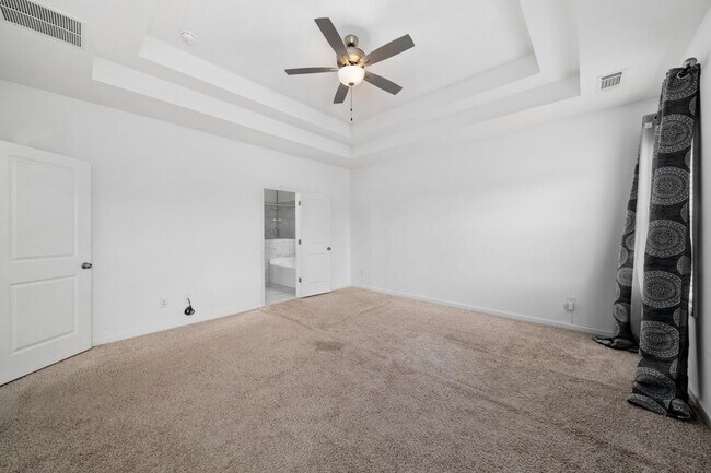 Building Photo - 2108 Charmond Dr