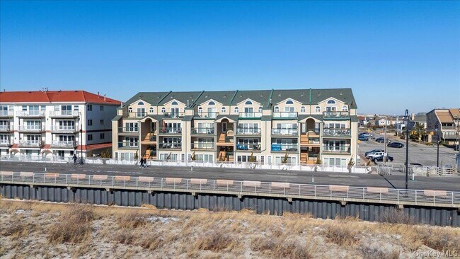 Building Photo - 422 Oceanfront