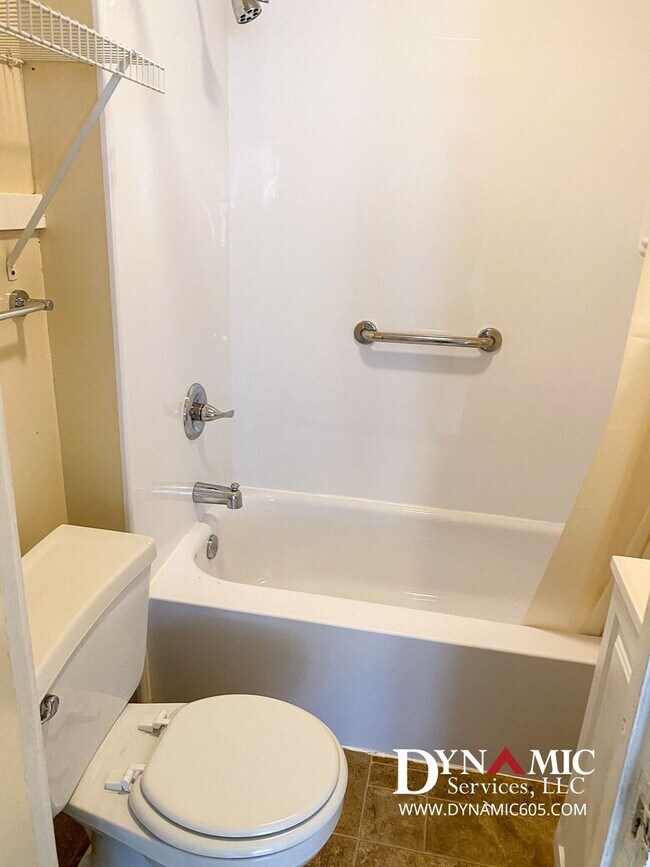 Building Photo - 713-715 W 16th St