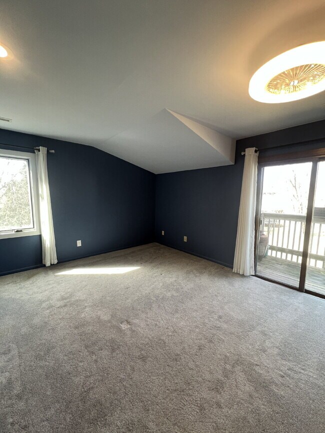 Building Photo - 2 Bedroom / 2 Bath Condo with 1,200 Square Feet, Luxury Finishes, and Great Amenities!