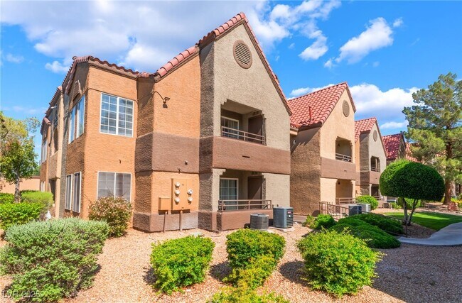 Building Photo - 2200 S Fort Apache Rd