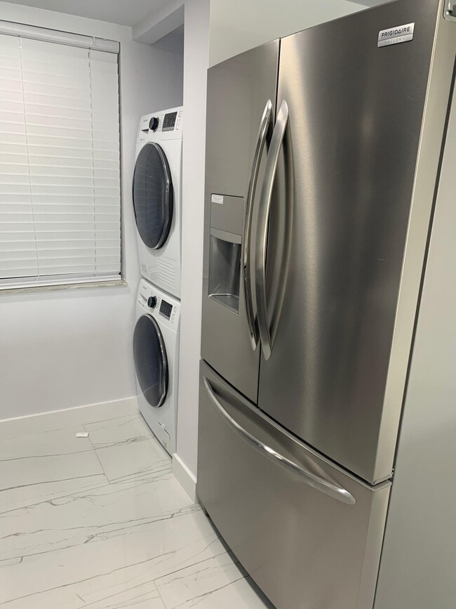 Building Photo - 2786 Tennis Club Dr