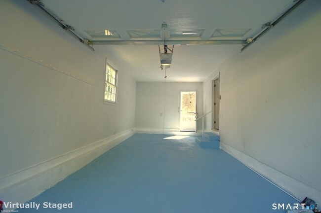 Building Photo - 18 Overbrook Rd